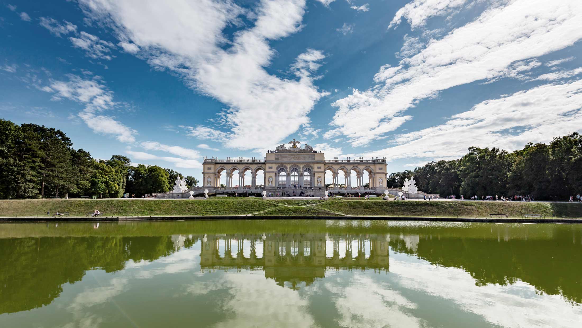 hallermobil Domestic Travel Schoenbrunn